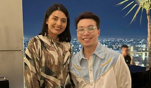dr. Sherren Dhillon Raih Penghargaan Mobil Ferrari dari dr. Richard Lee