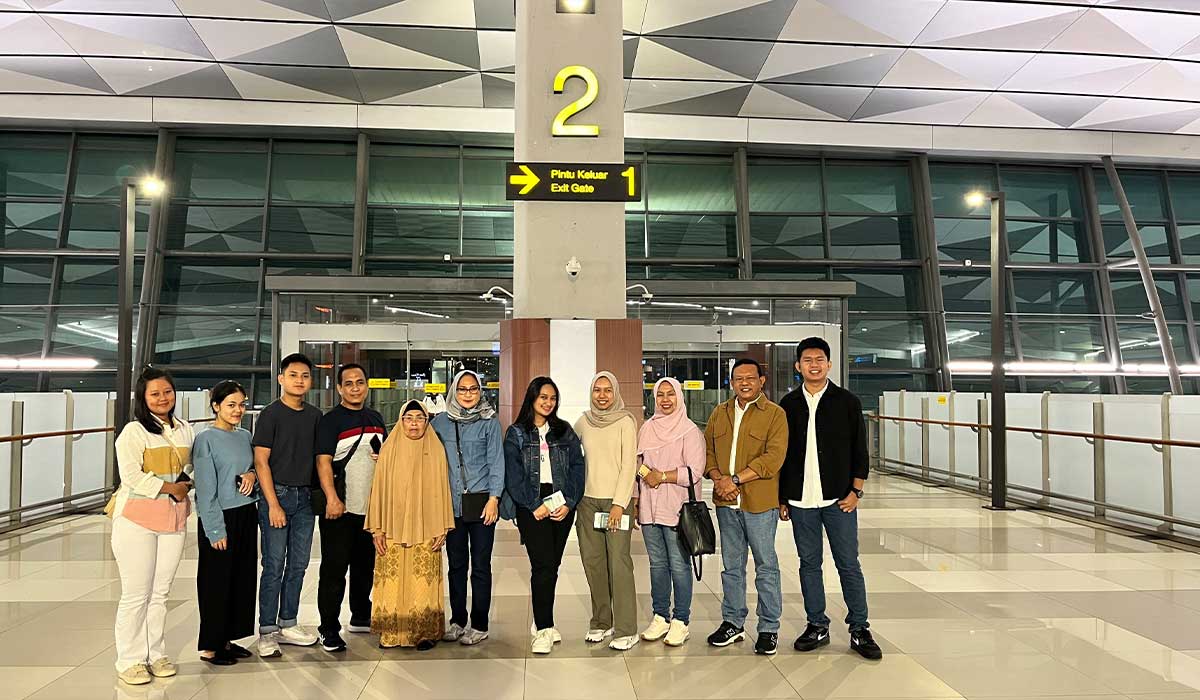 PHR Berangkat Dua Putri Riau Penerima Beasiswa Prestasi ke Amerika Serikat