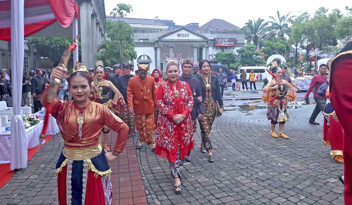 Meski Diguyur Hujan, Prosesi Kirab Dugderan di Kota Semarang Berlangsung Meriah
